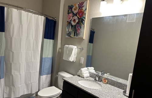 Lakes of Forest Hill Wohnung | Luxury Retreat in East Memphis with Balcony