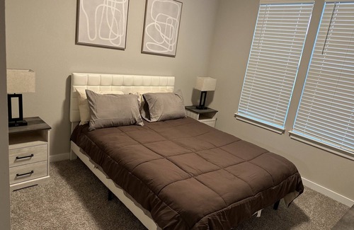 Lakes of Forest Hill Wohnung | Luxury Retreat in East Memphis with Balcony