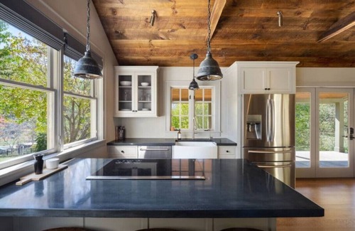 Faber Hütte | Luxury Retreat Perfect for Reconnecting w/ Nature