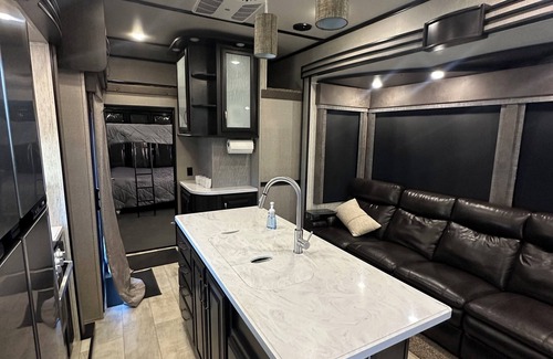 Toquerville Haus | Luxury RV Camper Southern UTAH!