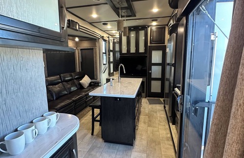 Toquerville Haus | Luxury RV Camper Southern UTAH!