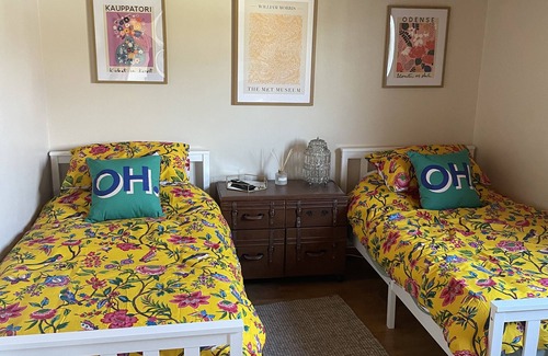 Hopton Kabine | Luxury Scandinavian lodge with HOT TUB situated on golf resort