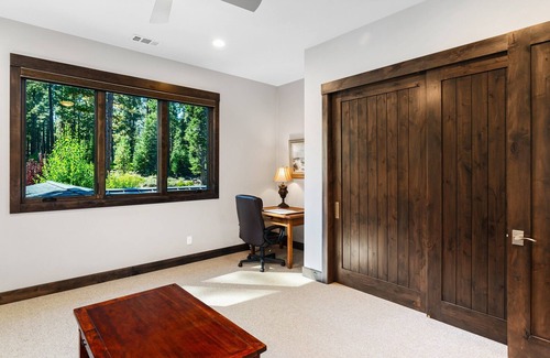 Ponderosa Palisades Haus | Luxury Schaffer's Mill - Monthly Rental - Truckee