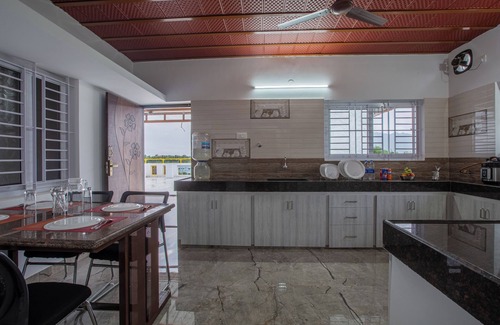 Karunya Nagar Wohnung | Luxury Service Apartment Near IshaYoga Coimbatore. Beautiful Mountien View Rooms