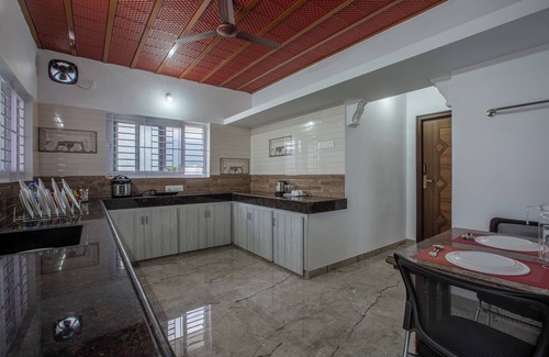 Karunya Nagar Wohnung | Luxury Service Apartment Near IshaYoga Coimbatore. Beautiful Mountien View Rooms