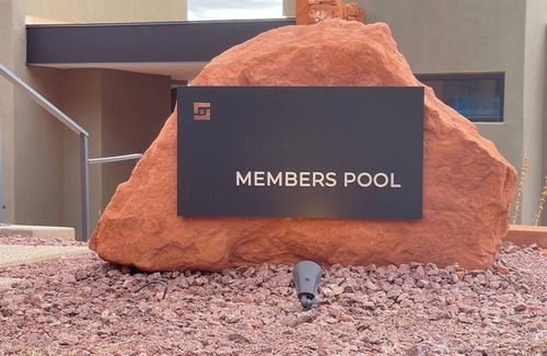 Ivins Wohnung | Luxury Service KG Suite in Private Villa-Sleeps 4 -Daily HK