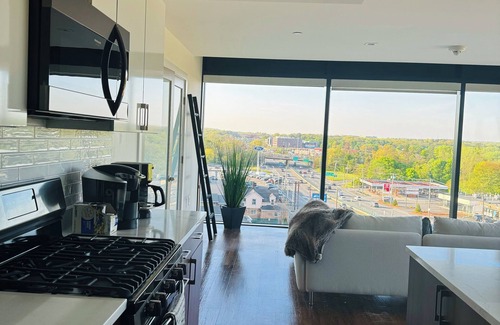 Saugus Eigentumswohnung | Luxury Skyline Penthouse - 1 Bedroom condo