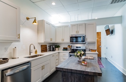 Civil Rights Historic District Eigentumswohnung | Luxury Studio Loft in theatre district BHM