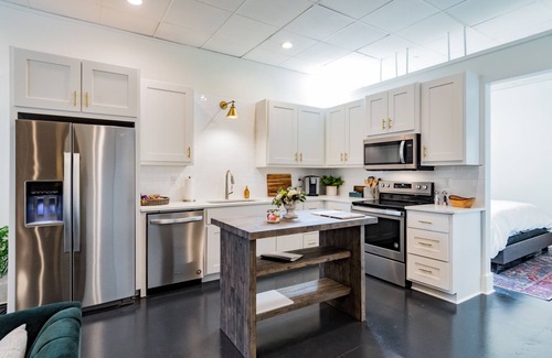 Civil Rights Historic District Eigentumswohnung | Luxury Studio Loft in theatre district BHM