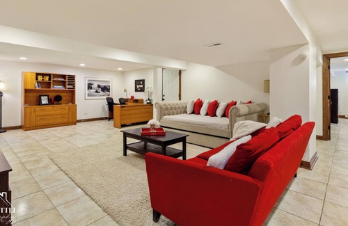 Glen Ellyn Haus | Luxury Suite in Glen Ellyn, IL USA