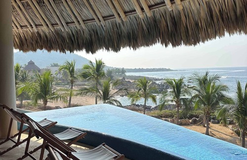 Troncones Villa | Luxury Suite with Stunning Ocean Views at Majahua