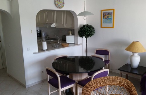Branqueira Wohnung | Luxus-A / C-Wohnung, ruhige Lage, gratis WiFi, bequem zu Albufeira und Olhos