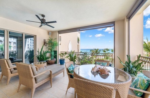 Seven Mile Beach Eigentumswohnung | Luxury Three Bedroom Oasis