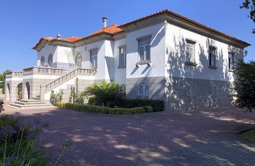 Ronfe Wohnung | Luxury townhouse with jacuzzi in Guimarães!