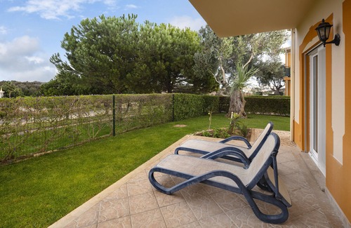 Atalaia Wohnung | Luxuriöses Apartment mit 2 Schlafzimmern mit kostenfreier Nutzung des Pools, des Fitnessraums und des Wellnessbereichs