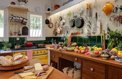 Chateauneuf-Grasse Villa | Luxury Vacation Rental | Idyllic Countryside Escape in Provence