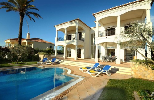 Quarteira Villa | Luxusvilla in ruhiger und sicherer Lage im Vila Sol Golf & Spa Resort