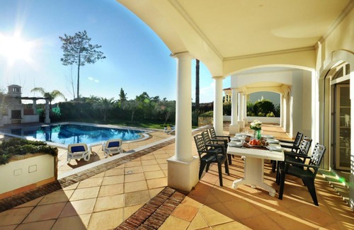 Quarteira Villa | Luxusvilla in ruhiger und sicherer Lage im Vila Sol Golf & Spa Resort