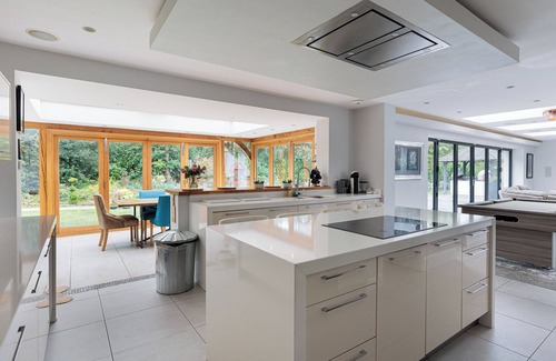 Allostock Villa | Luxury Villa in Knutsford With Heated Indoor Pool & Hot Tub