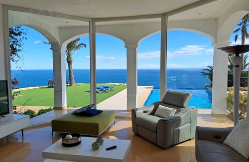 La Parata Villa | Private Luxusvilla in spektakulärer Lage. Patroniert von Prominenten