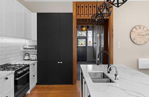 Bluff Hill Villa | Luxury Villa on Napier Hill