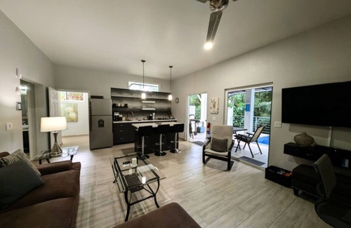 Cristo Rey Haus | Luxury Villa Pool & King Bed NEW- Majestic
