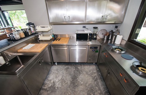 Ko Chang Villa | Luxusvilla, Privatstrand, Überlaufpool, Volleyballplatz. Schöne Sonnenuntergänge