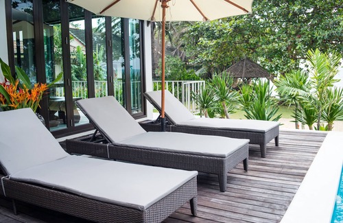 Ko Chang Villa | Luxusvilla, Privatstrand, Überlaufpool, Volleyballplatz. Schöne Sonnenuntergänge