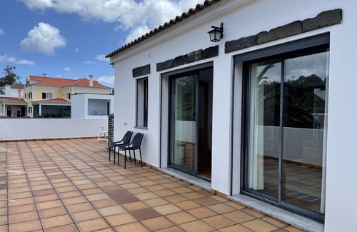 Ponta Delgada Skihütte | Luxury villa with ample spaces, garden and swimming pool.