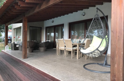 Rates Villa | Luxusvilla mit Pool und Meerblick -Free Wifi