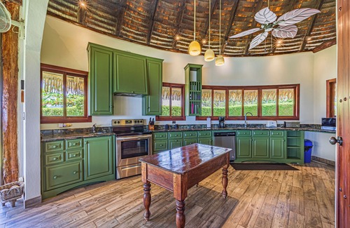 Tres Rios Haus | Luxury Villas, TikiVibez full Resort, Full Ocean Sunset Views, close to beaches