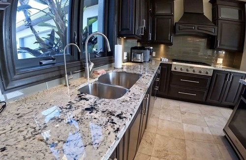 Freeport Haus | Luxury Water Front Villa Freeport Bahamas