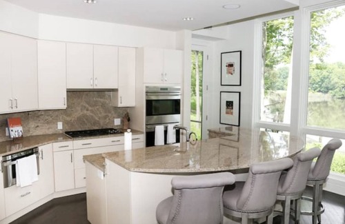 Annapolis Haus | Luxury Waterfront Annapolis home with your very own Private Beach & Dock