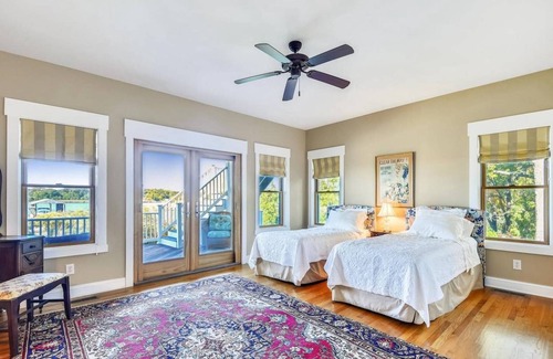 Arundel on the Bay Eigentumswohnung | Luxury Waterfront home with private pier and guest house