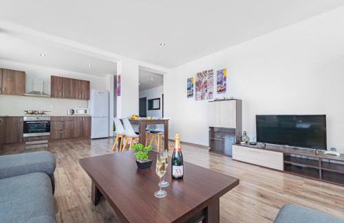 Novaky Wohnung | Luxusný, plne zariadený, súkromný apartmán s klimatizáciou neďaleko historického kúpeľného mesta Bojnice