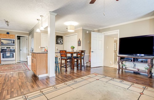 Lynchburg Haus | Lynchburg Home w/Patio - 2 Mi to Tims Ford Lake!