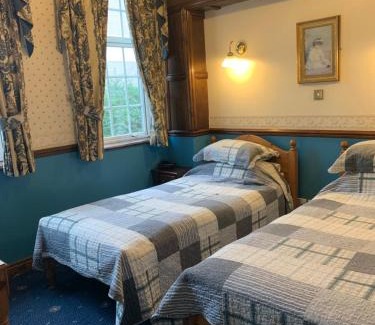 Walsall Hotel | Lyndon House