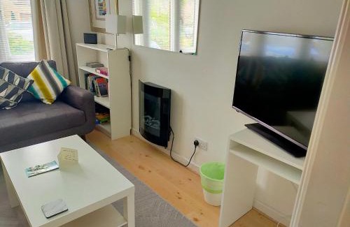 Wadsworth Haus | Lynton House