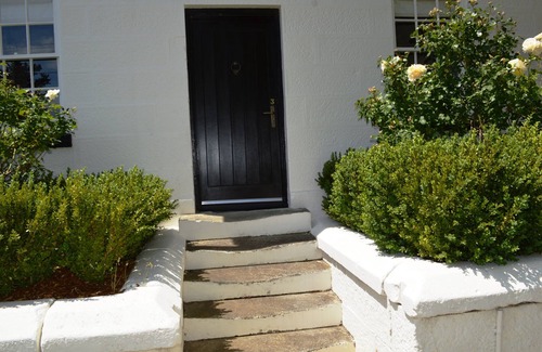Pontville Hütte | Lythgo's Row Colonial Cottages