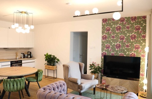 Gmunden Wohnung | M.a.i.s.o.n C.h.i.q.u.e | Balcony | 3 BR