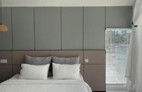 Vientiane Bootsverleih | M & R 2 float house