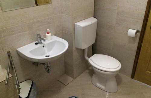 Szigetszentmiklos Hotel | M0 Lakihegy Horgony u 10