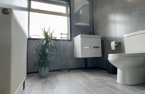 Sutton-in-Ashfield Haus | M1 Link 2 Bed House Wifi Parking,Contractors