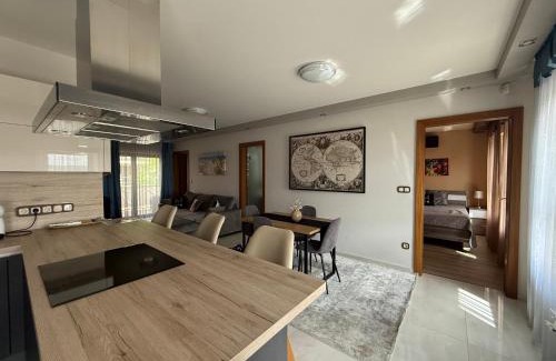Pecs Wohnung | M18 - Csak egy lépés a történelmi belváros - free parking