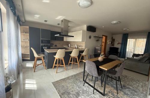 Pecs Wohnung | M18 - Csak egy lépés a történelmi belváros - free parking