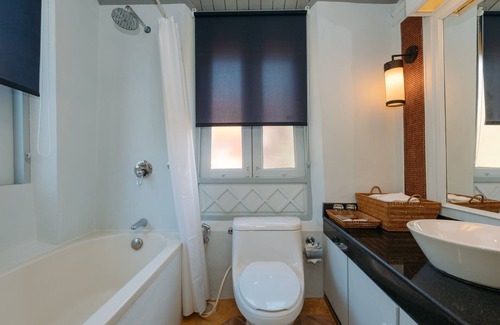 Bang Tao Hotel | Ma Doo Bua Phuket (มาดูบัวภูเก็ต)