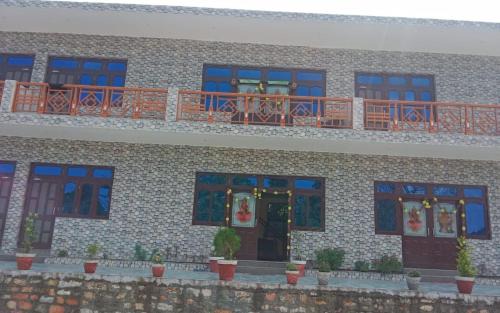 Vijaypur Kabine | Maa Bhagwati Himdarshan Hotel and Restaurant By StayApart