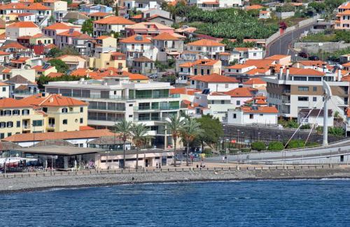 Machico Wohnung | Machico Beach, a Home in Madeira