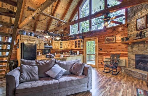 Goodson Haus | Macks Creek Cabin on 30 Acres with Dock and Watercraft
