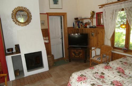 Essunga Kyrkby Haus | Madam Blå Hotel